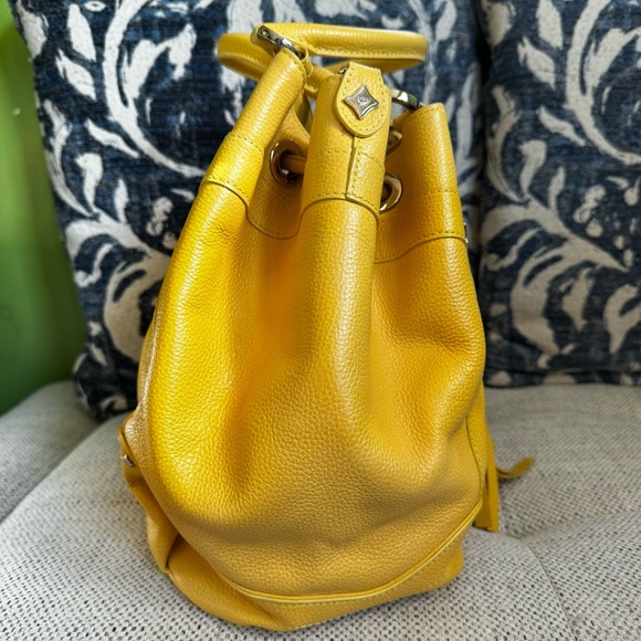 MCM Lemon Yellow Leather Bucket bag with strap - Picture 6 of 13
